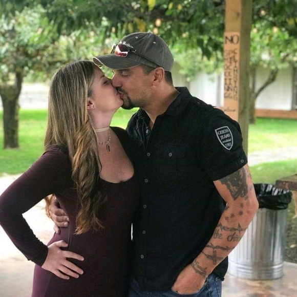 Meet your Posher, April - Picture 1 of 1